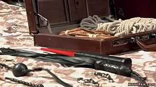 现场#1 视频: Tiny tits slut gets flogged and fucked while gagge...