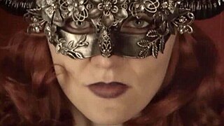 现场#4 视频: Redhead femdom makes guy beg and scream for more