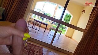现场#4 视频: Stepmother gets straight to the action as soon as ...