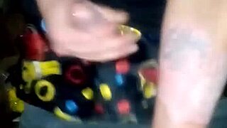 现场#2 视频: Group masturbation session with redhead